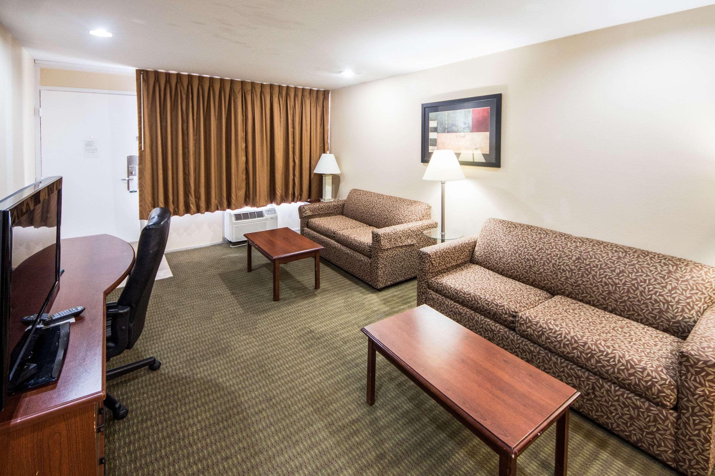 Quality Inn Kennedy Space Center Тітусвілл Екстер'єр фото