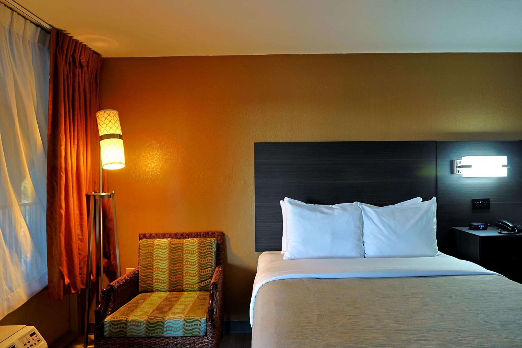 Quality Inn Kennedy Space Center Тітусвілл Екстер'єр фото