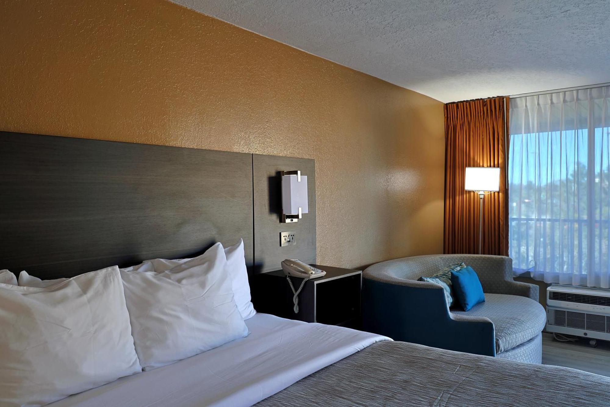 Quality Inn Kennedy Space Center Тітусвілл Екстер'єр фото