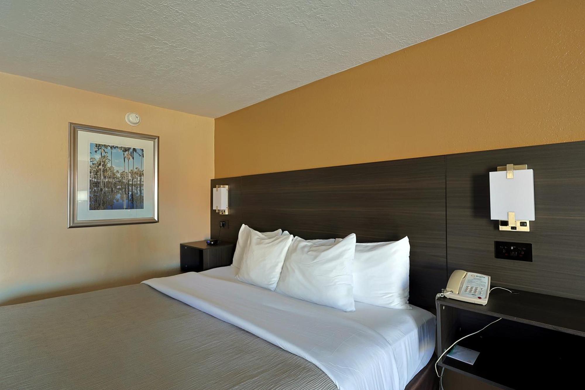 Quality Inn Kennedy Space Center Тітусвілл Екстер'єр фото