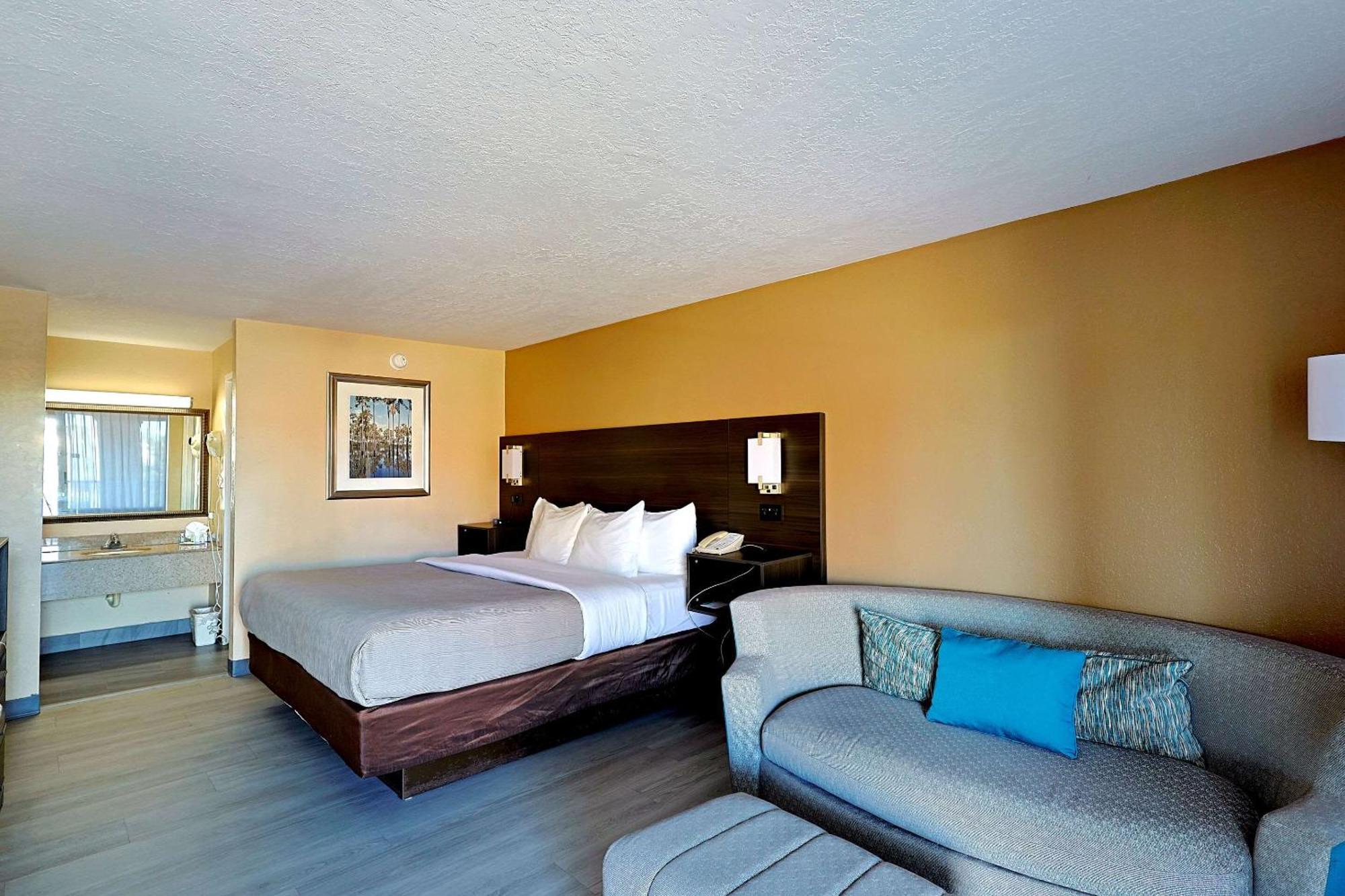 Quality Inn Kennedy Space Center Тітусвілл Екстер'єр фото